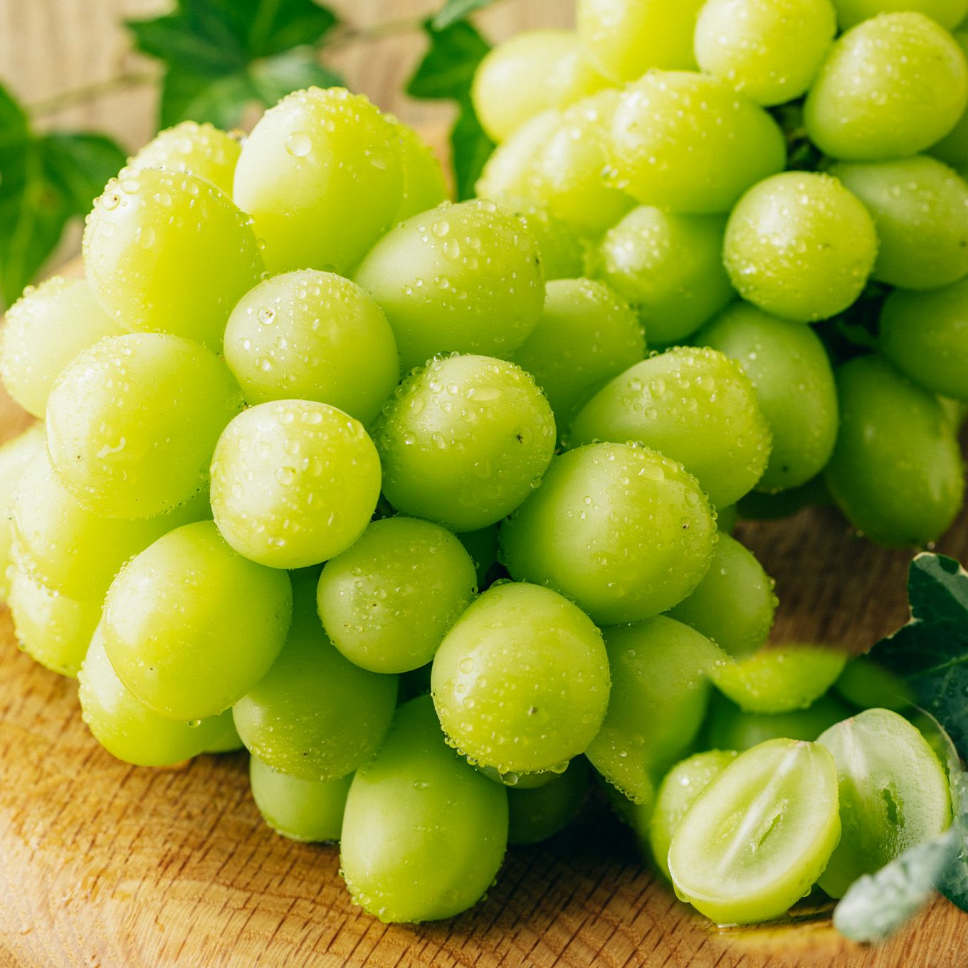 完熟　シャインマスカット　２房（1房：600ｇ前後） 【送料無料】